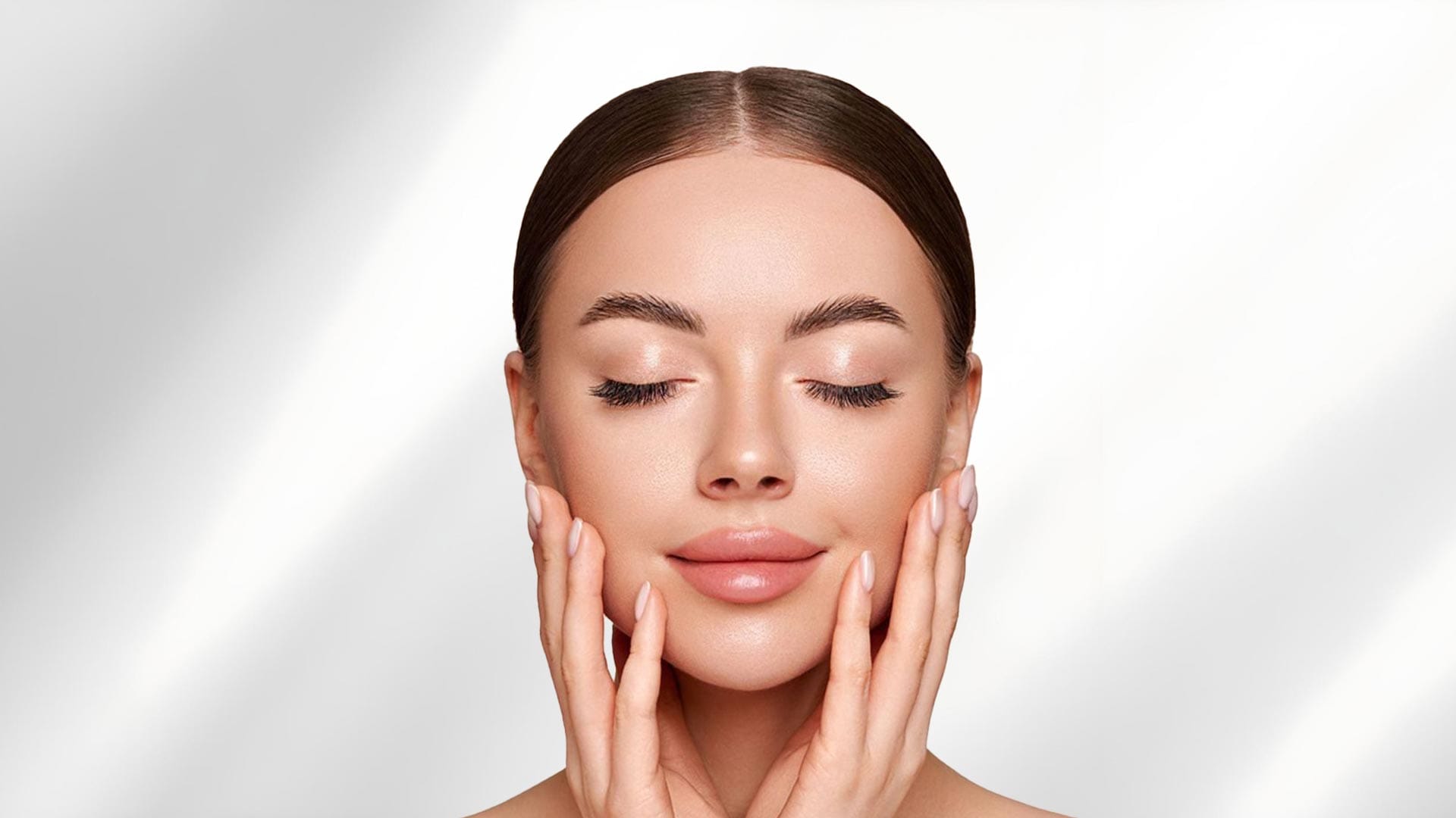 Tratament de curatare faciala Hydrafacial la salonul Episculpt Beauty din Sibiu